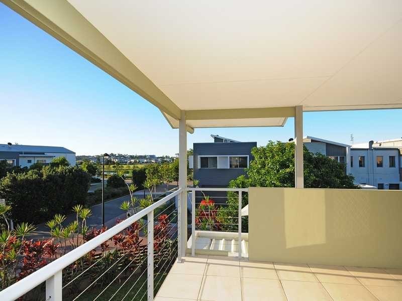 6 Menton Avenue, Varsity Lakes QLD 4227