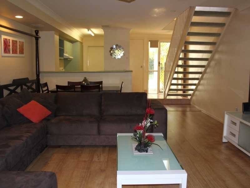 96/215 Cottesloe Dr, Mermaid Waters QLD 4218