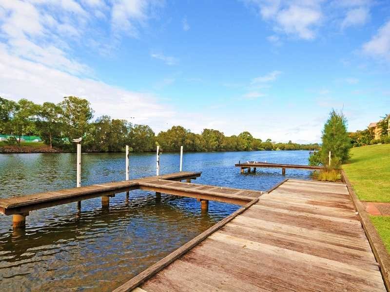 96/215 Cottesloe Dr, Mermaid Waters QLD 4218