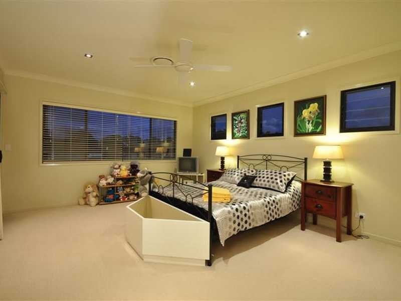 6 Giardino Lane, Varsity Lakes QLD 4227