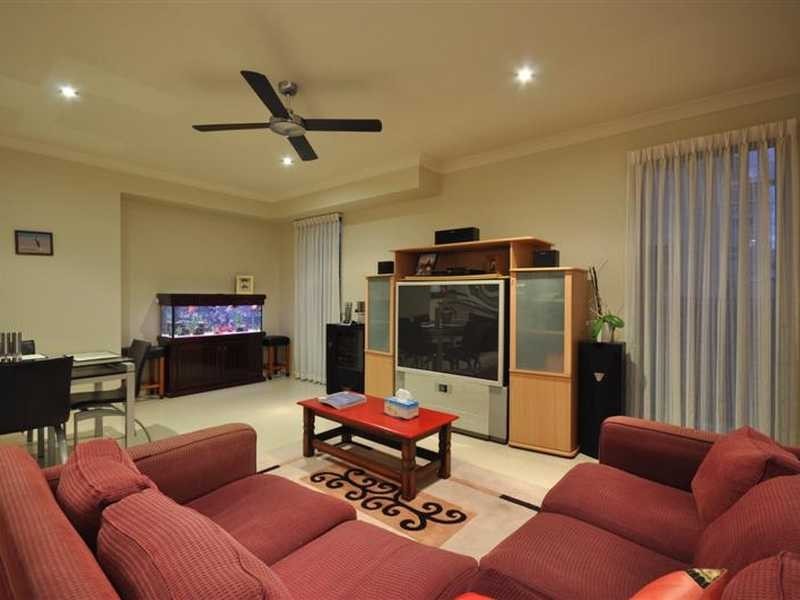 6 Giardino Lane, Varsity Lakes QLD 4227