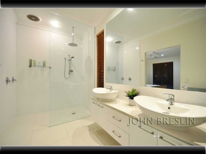 32 Willow Tree Drive, Reedy Creek QLD 4227