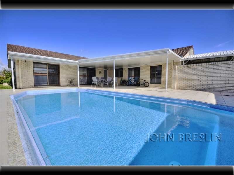5 Oakland Court, Burleigh Waters QLD 4220