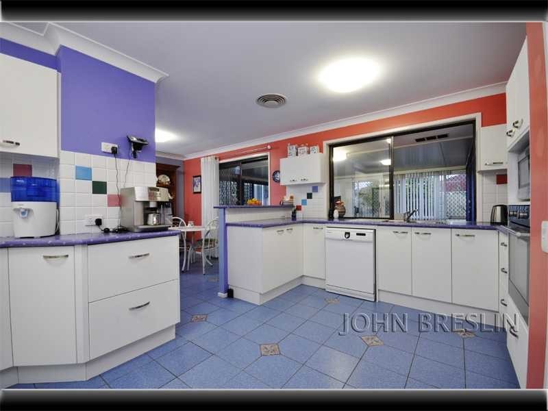 5 Oakland Court, Burleigh Waters QLD 4220