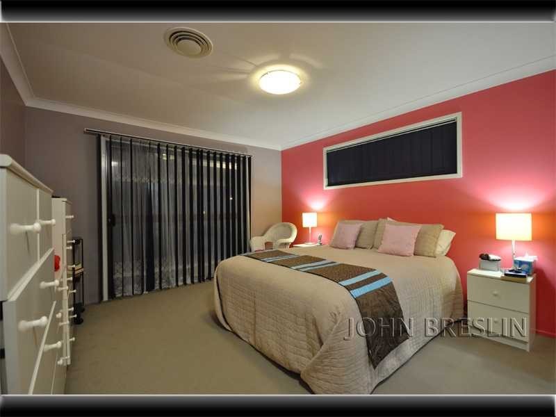 5 Oakland Court, Burleigh Waters QLD 4220