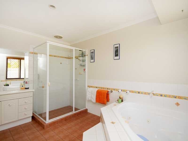 10 Fulmar Place, Burleigh Waters QLD 4220