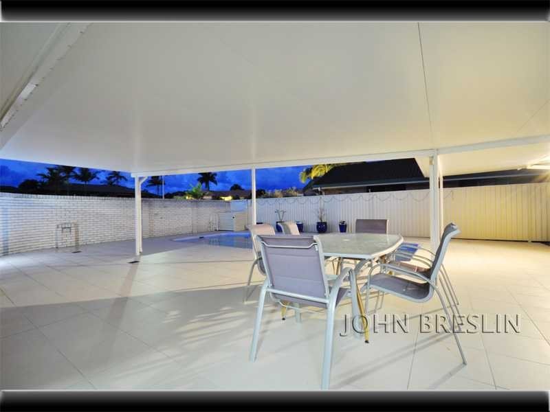 5 Oakland Court, Burleigh Waters QLD 4220