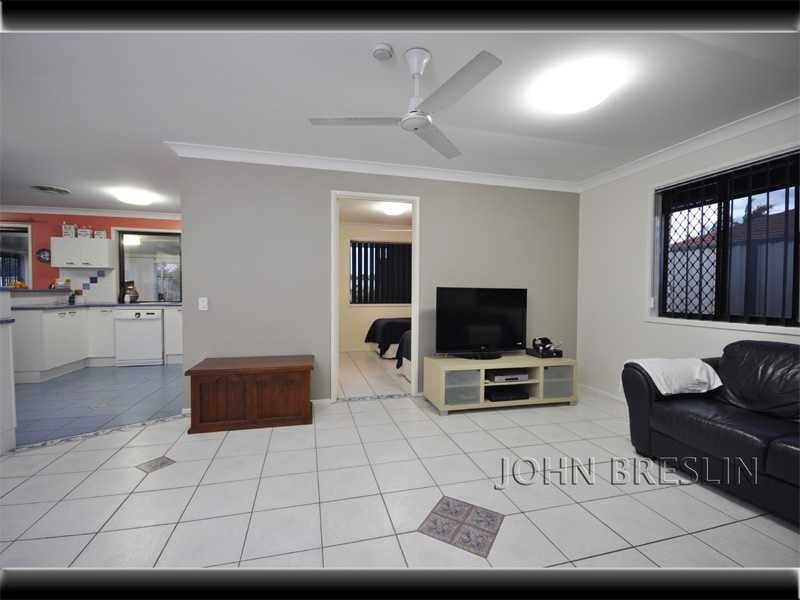 5 Oakland Court, Burleigh Waters QLD 4220