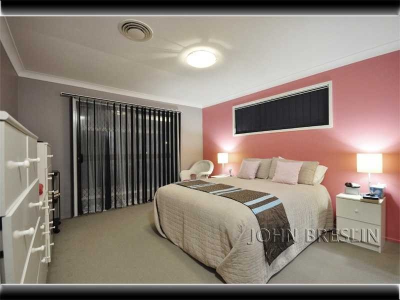 5 Oakland Court, Burleigh Waters QLD 4220