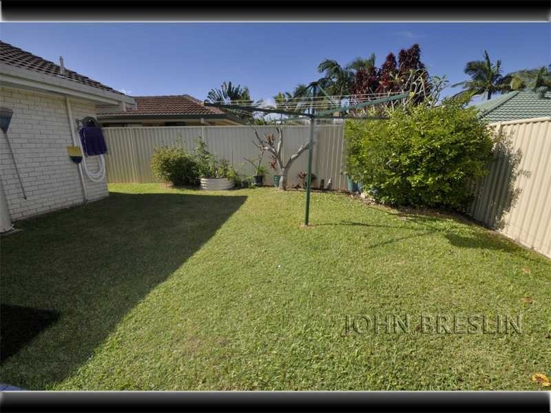 5 Oakland Court, Burleigh Waters QLD 4220