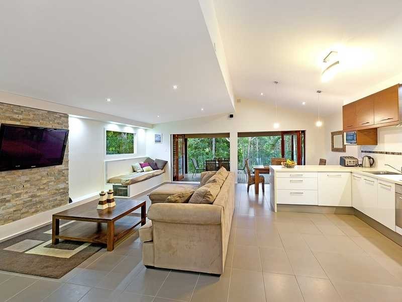 35 Illawarra Cres, Tugun QLD 4224