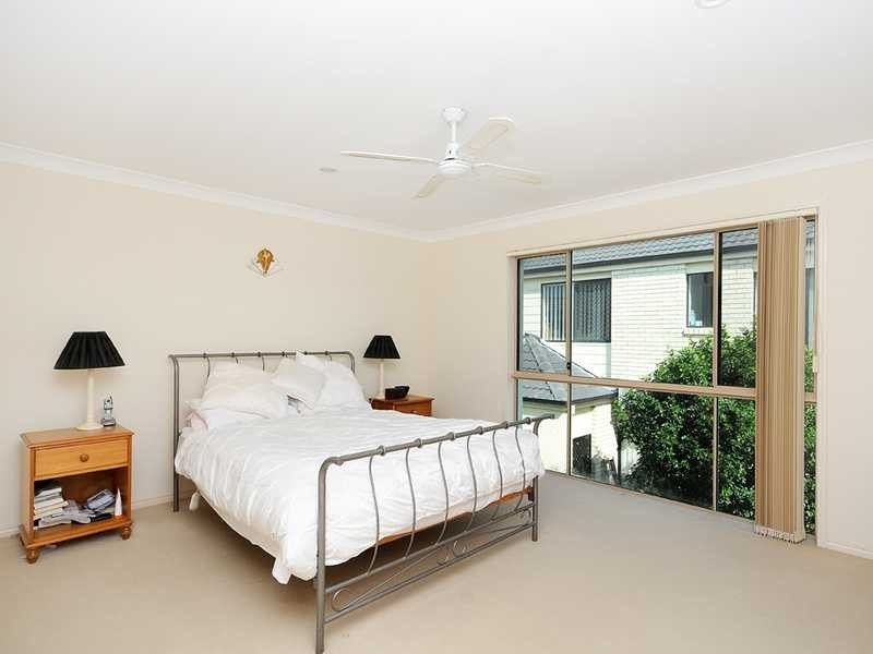 5 Menton Avenue, Varsity Lakes QLD 4227