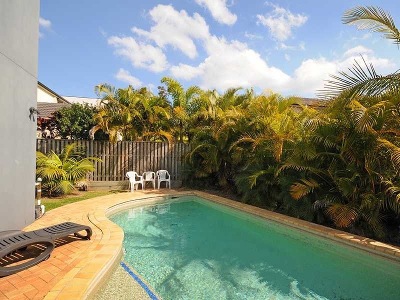 5 Menton Avenue, Varsity Lakes QLD 4227