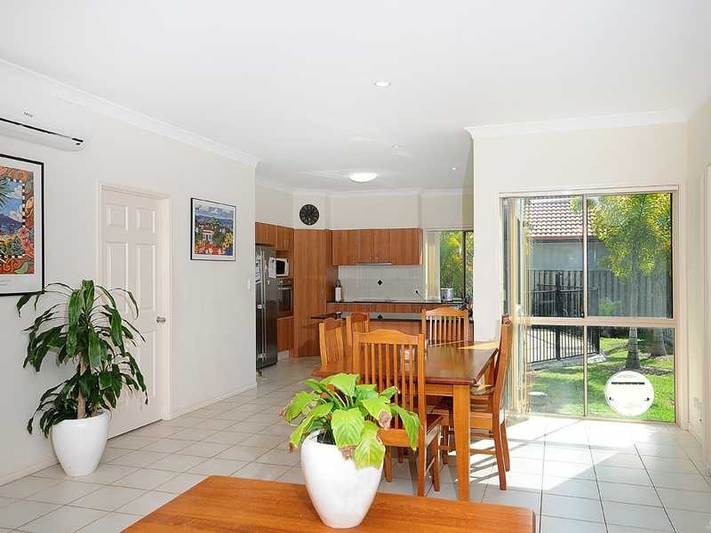 5 Menton Avenue, Varsity Lakes QLD 4227