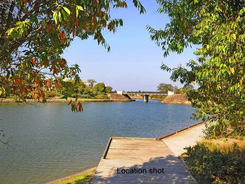 5 Menton Avenue, Varsity Lakes QLD 4227