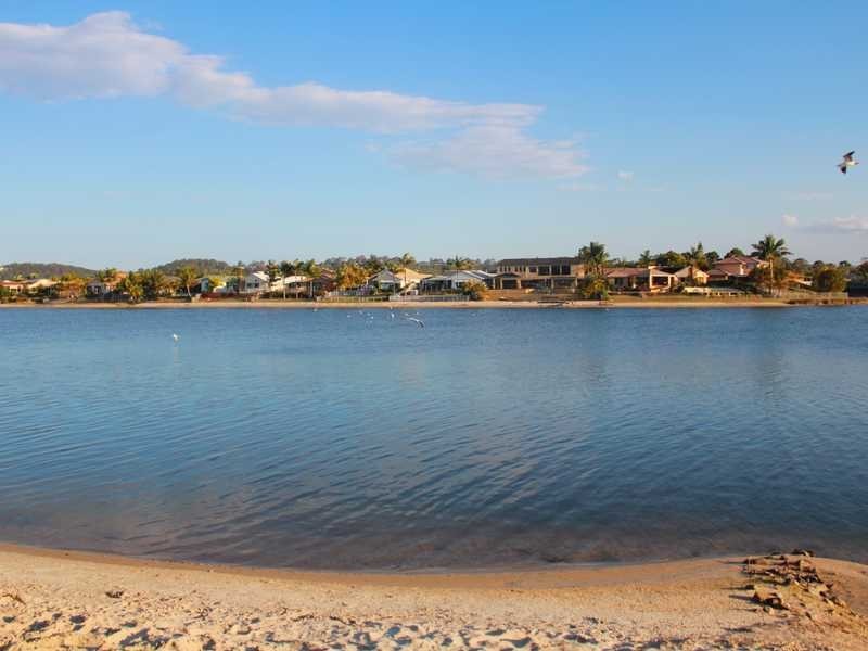 70 Auk Avenue, Burleigh Waters QLD 4220