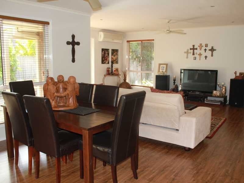 82 Cumberland Drive, Varsity Lakes QLD 4227