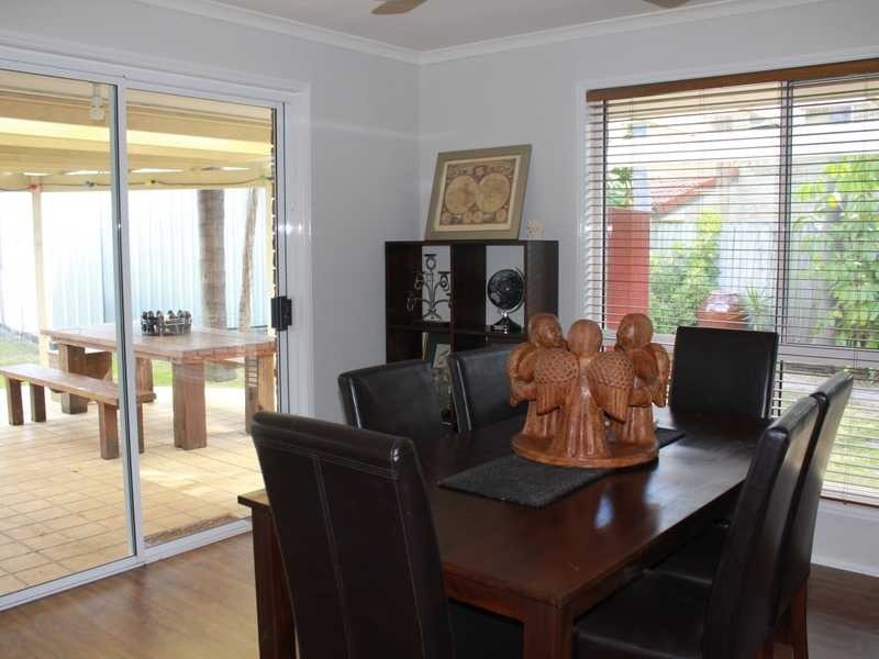 82 Cumberland Drive, Varsity Lakes QLD 4227