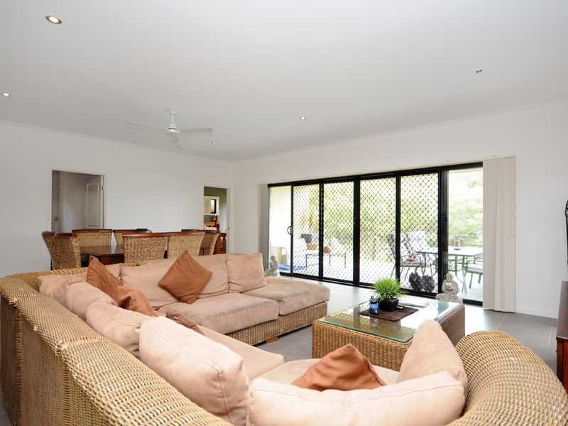 11 Laura Place, Varsity Lakes QLD 4227