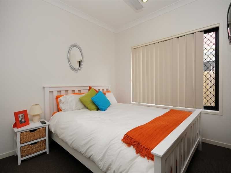 11 Laura Place, Varsity Lakes QLD 4227