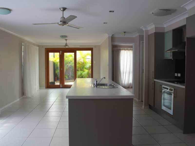 1/15 Banksia Broadway, Burleigh Heads QLD 4220