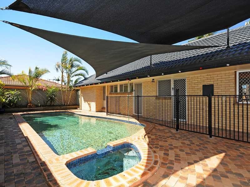 221 Mallawa Drive, Palm Beach QLD 4221