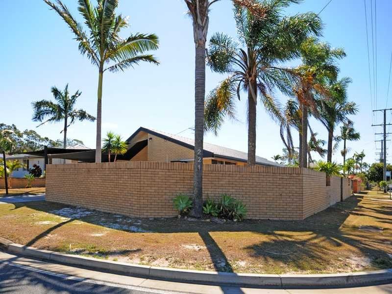 221 Mallawa Drive, Palm Beach QLD 4221
