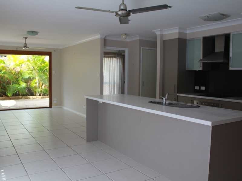 1/15 Banksia Broadway, Burleigh Heads QLD 4220