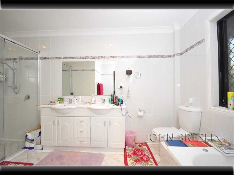 297 San Fernando Drive, Worongary QLD 4213