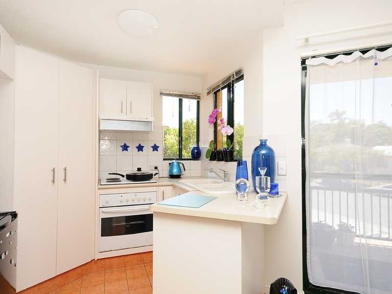 15/10-12 Spendelove Avenue, Southport QLD 4215