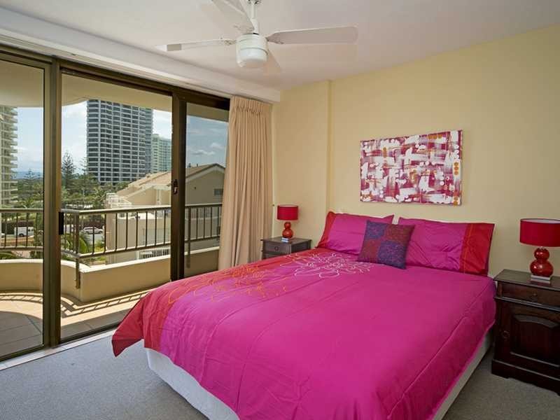 10/3532 Main Beach Parade, Main Beach QLD 4217
