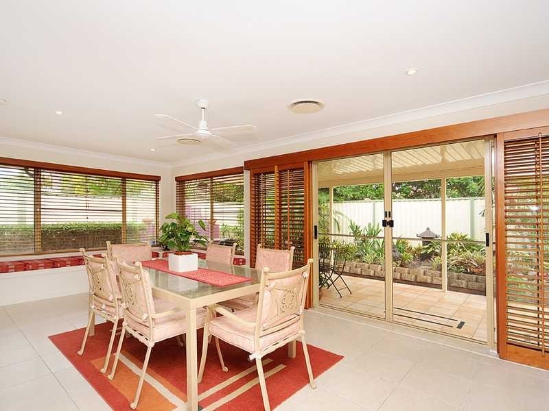 8 Woodstone Court, Varsity Lakes QLD 4227