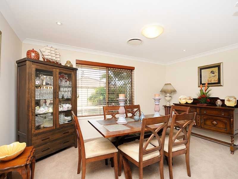 8 Woodstone Court, Varsity Lakes QLD 4227