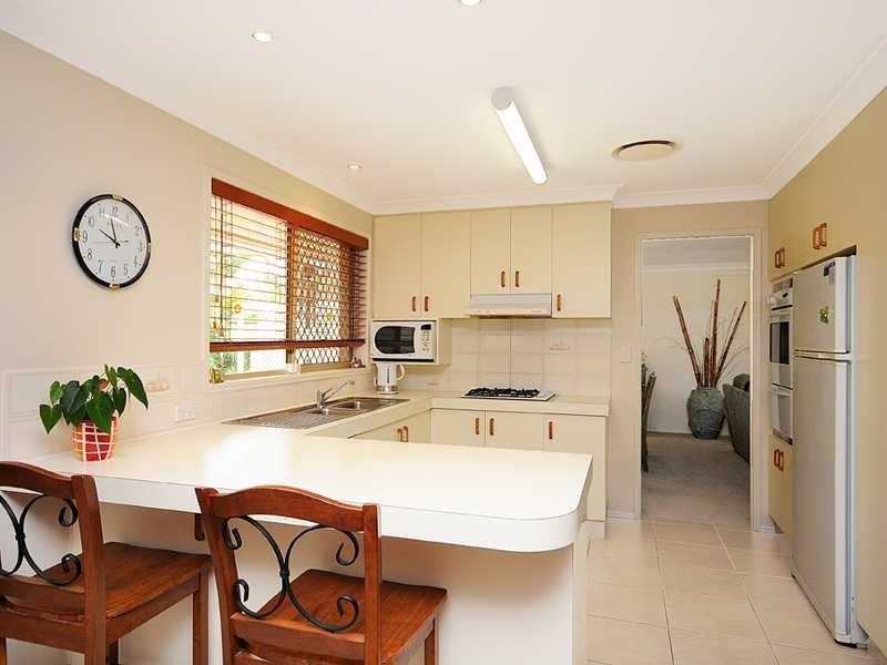 8 Woodstone Court, Varsity Lakes QLD 4227