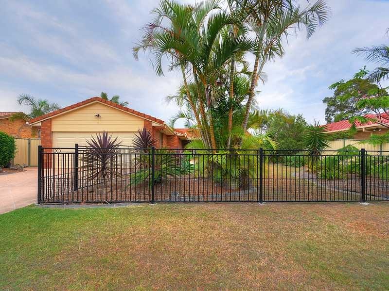 8 Woodstone Court, Varsity Lakes QLD 4227