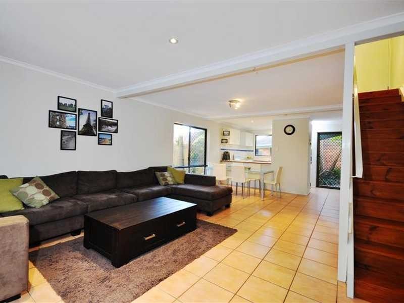 3/32 Sunbird Street, Burleigh Waters QLD 4220