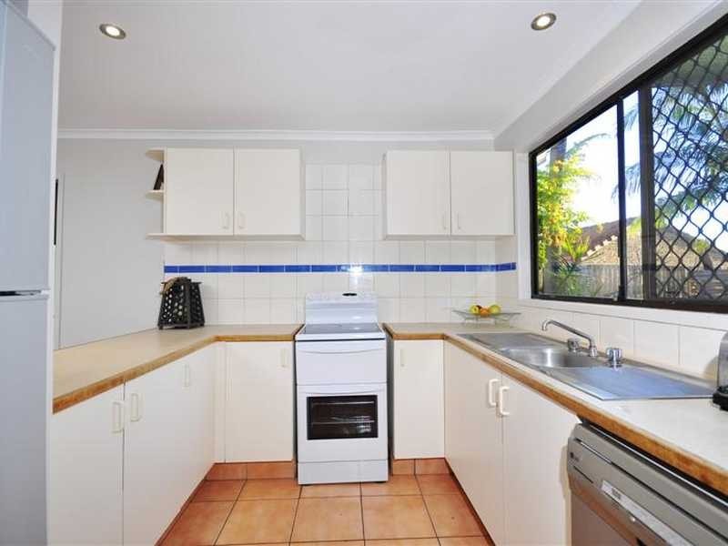 3/32 Sunbird Street, Burleigh Waters QLD 4220