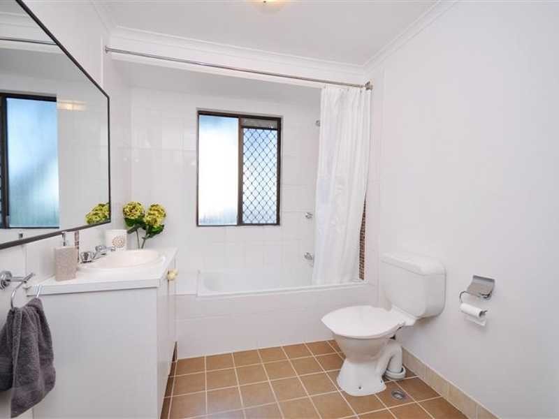 3/32 Sunbird Street, Burleigh Waters QLD 4220