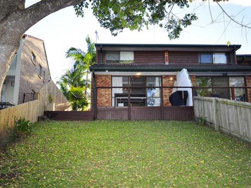 3/32 Sunbird Street, Burleigh Waters QLD 4220