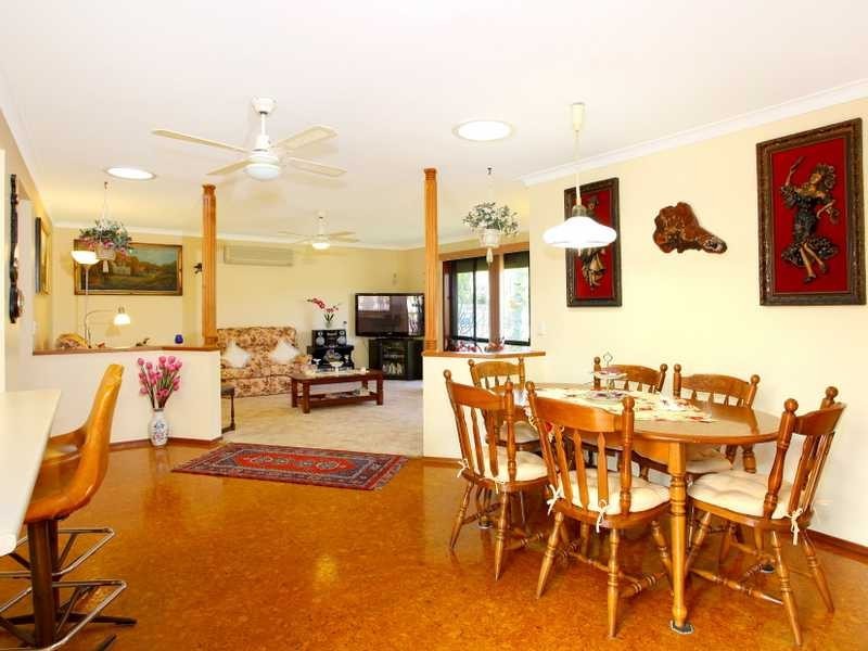 35 Lakeridge Drive, Varsity Lakes QLD 4227