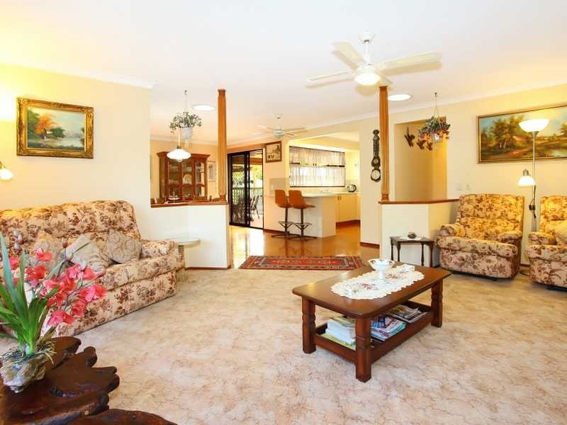 35 Lakeridge Drive, Varsity Lakes QLD 4227