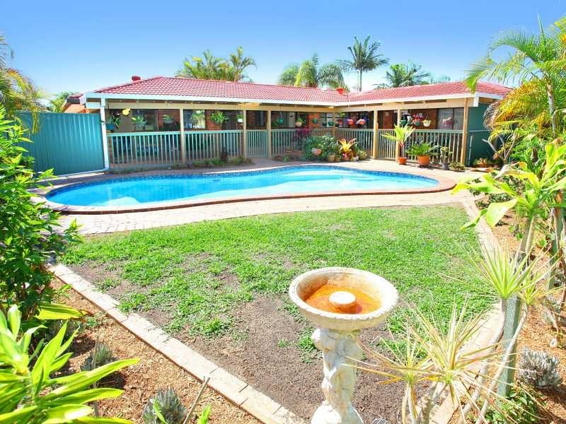 35 Lakeridge Drive, Varsity Lakes QLD 4227