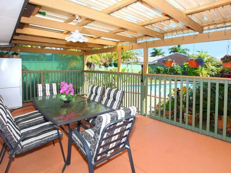 35 Lakeridge Drive, Varsity Lakes QLD 4227