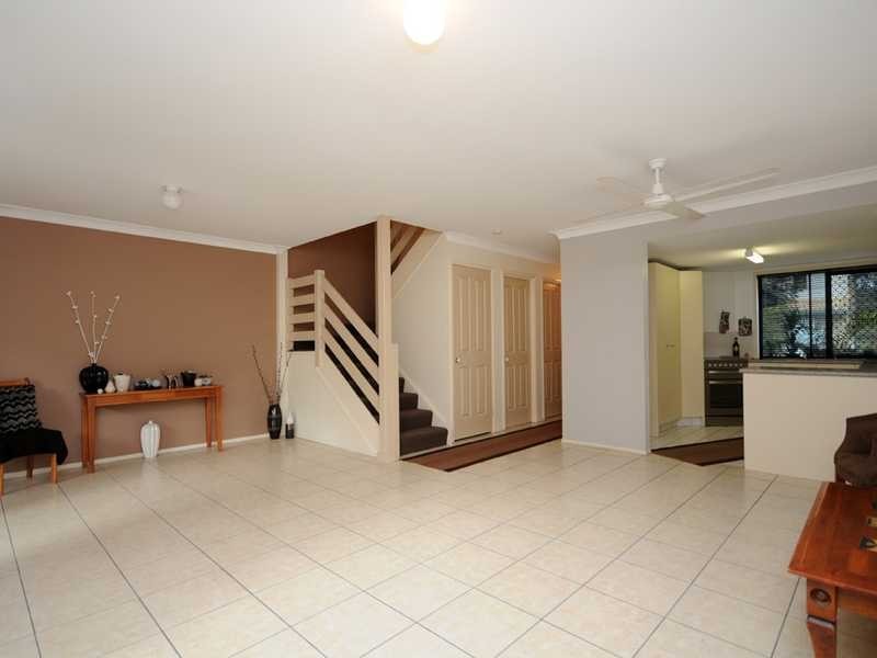 63/220 Christine Avenue, Burleigh Waters QLD 4220