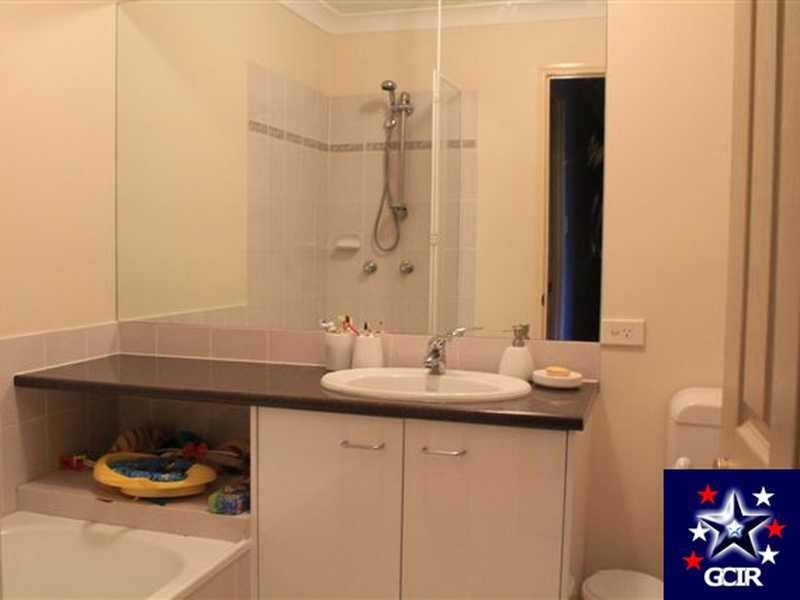 63/220 Christine Avenue, Burleigh Waters QLD 4220