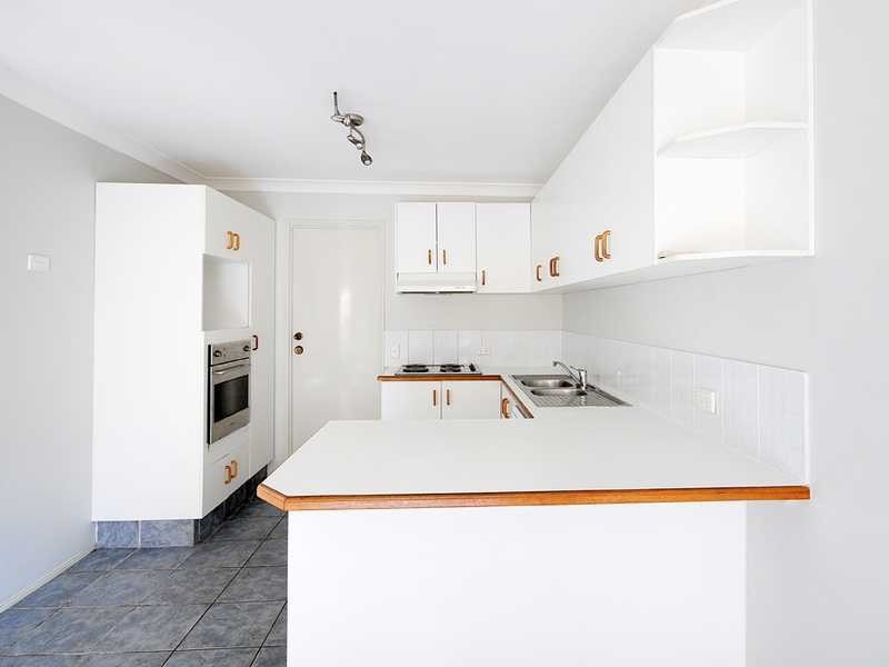 1/18 Montezuma Drive, Burleigh Waters QLD 4220