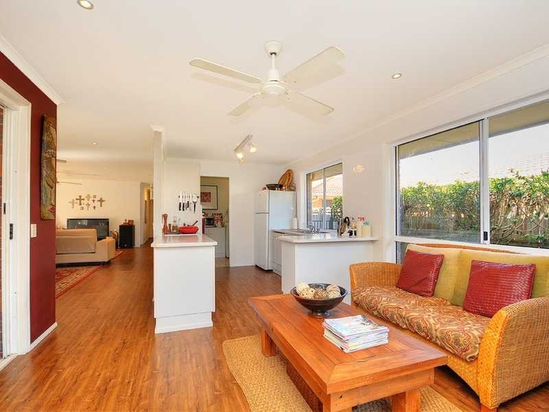 82 Cumberland Drive, Varsity Lakes QLD 4227