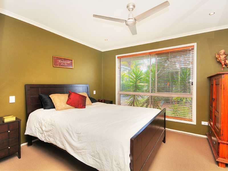 82 Cumberland Drive, Varsity Lakes QLD 4227