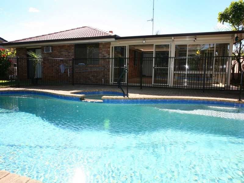 80 Rumrunner Street, Mermaid Waters QLD 4218