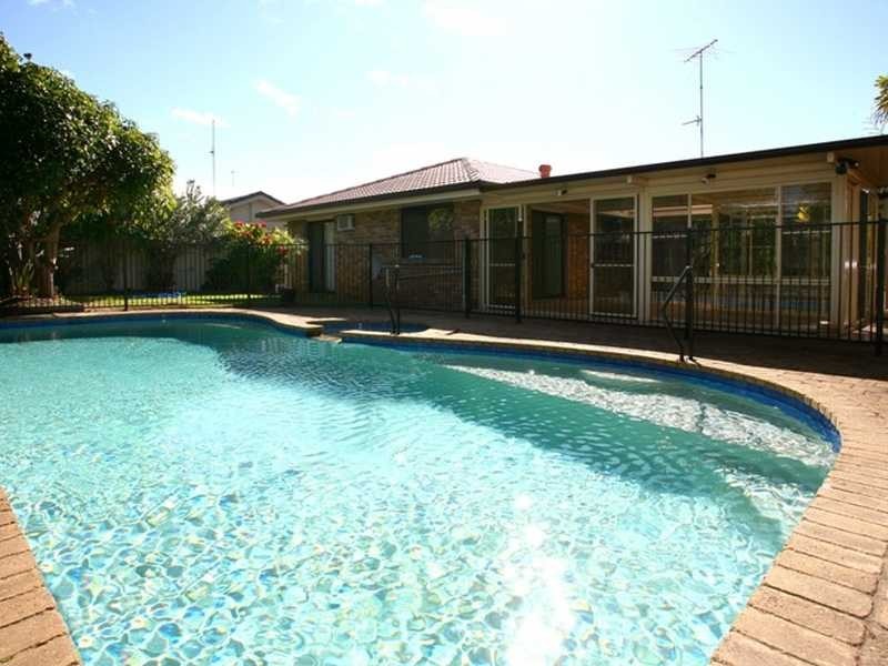 80 Rumrunner Street, Mermaid Waters QLD 4218